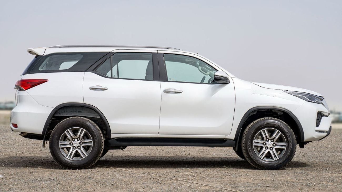 Toyota Fortuner 2.4L DIESEL 2025 WHITE