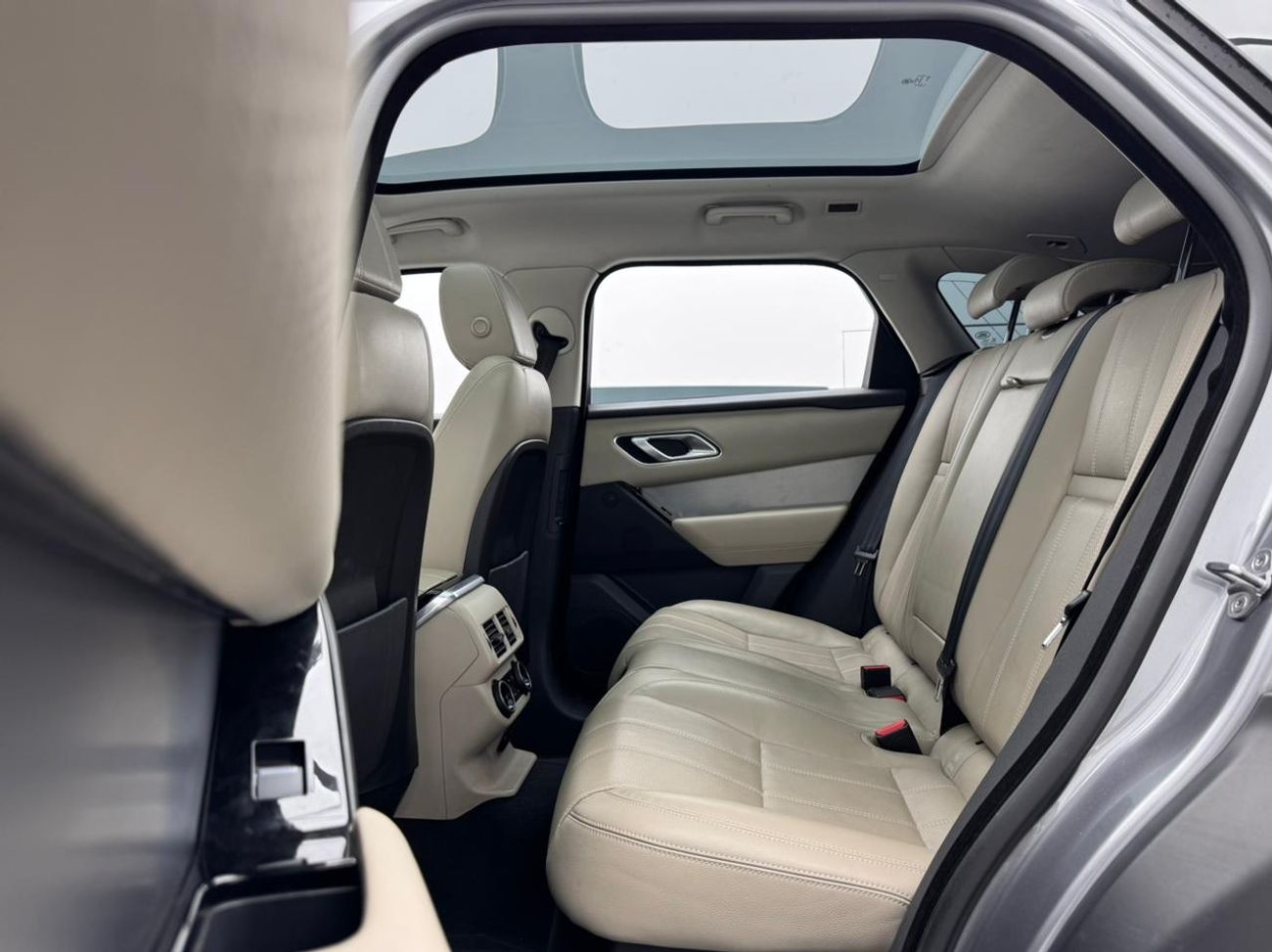 لاند روفر رينج روفر فيلار P250 S 2.0L Petrol 2020 Range Rover Velar P250 S, 1 Year Warranty, RR Service History, GCC