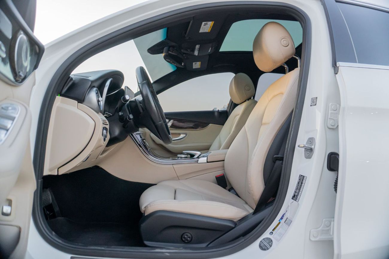 Mercedes-Benz C 300 Std 2.0L (258 HP)