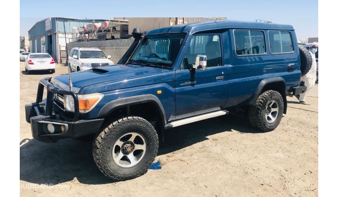 Toyota Land Cruiser Hard Top diesel right hand drive 4.5L 3 door year 2009