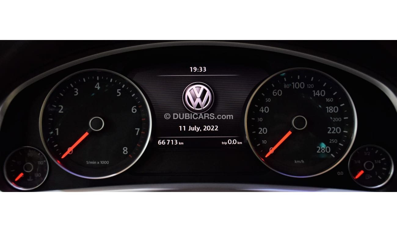 Volkswagen Touareg SEL EXCELLENT DEAL for our Volkswagen Touareg ( 2015 Model! ) in Blue Color! GCC Specs