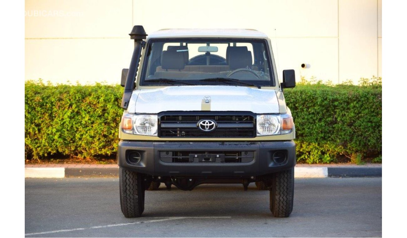 Toyota Land Cruiser Pick Up 79 DOUBLE CAB LX V6 4.0L PETROL 4WD MANUAL TRANSMISSION