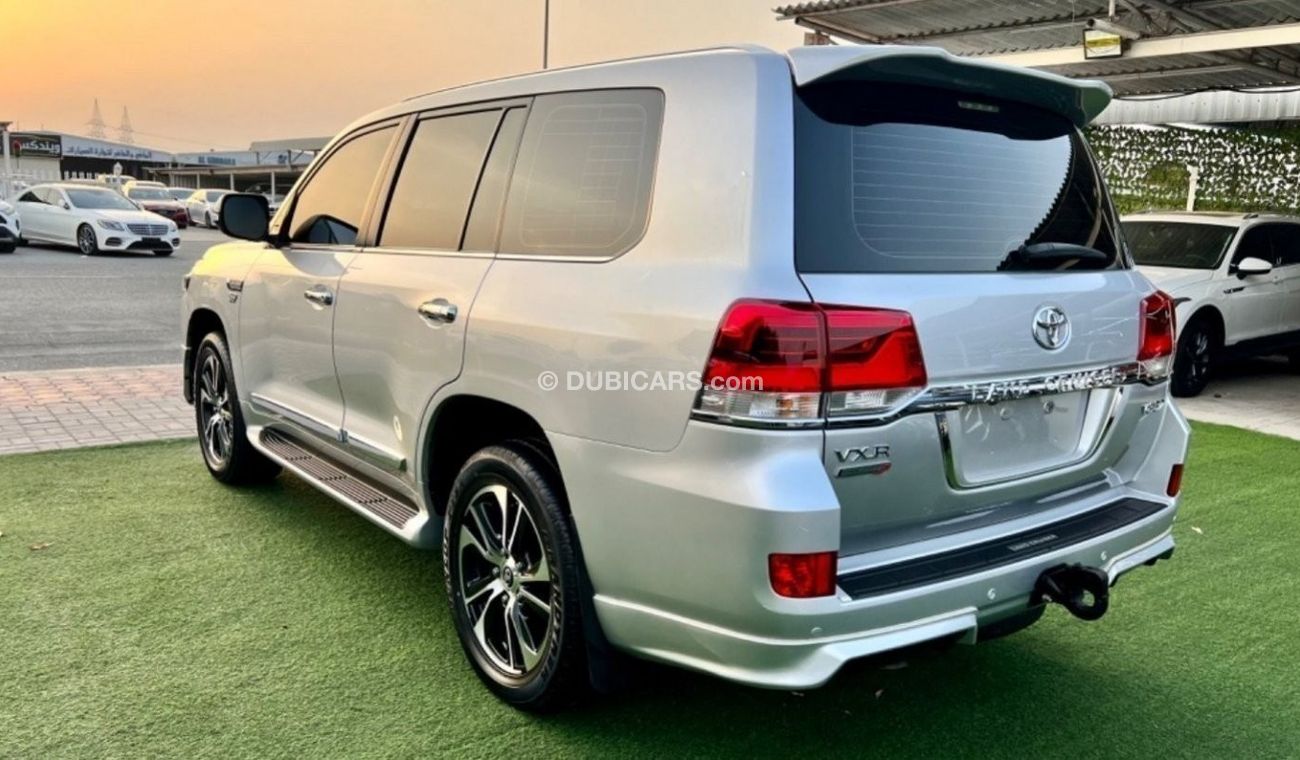 Toyota Land Cruiser VXR car has a one year mechanical warranty included** and bank financ