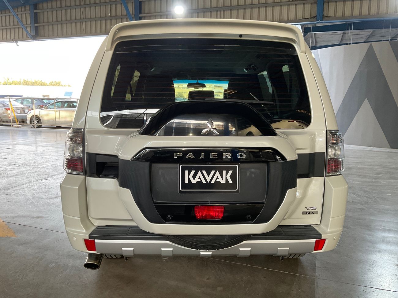 ميتسوبيشي باجيرو GLS Midline | شامل الضمان | 0 ﺪﻔﻋﺓ ﺃﻮﻟﻯ