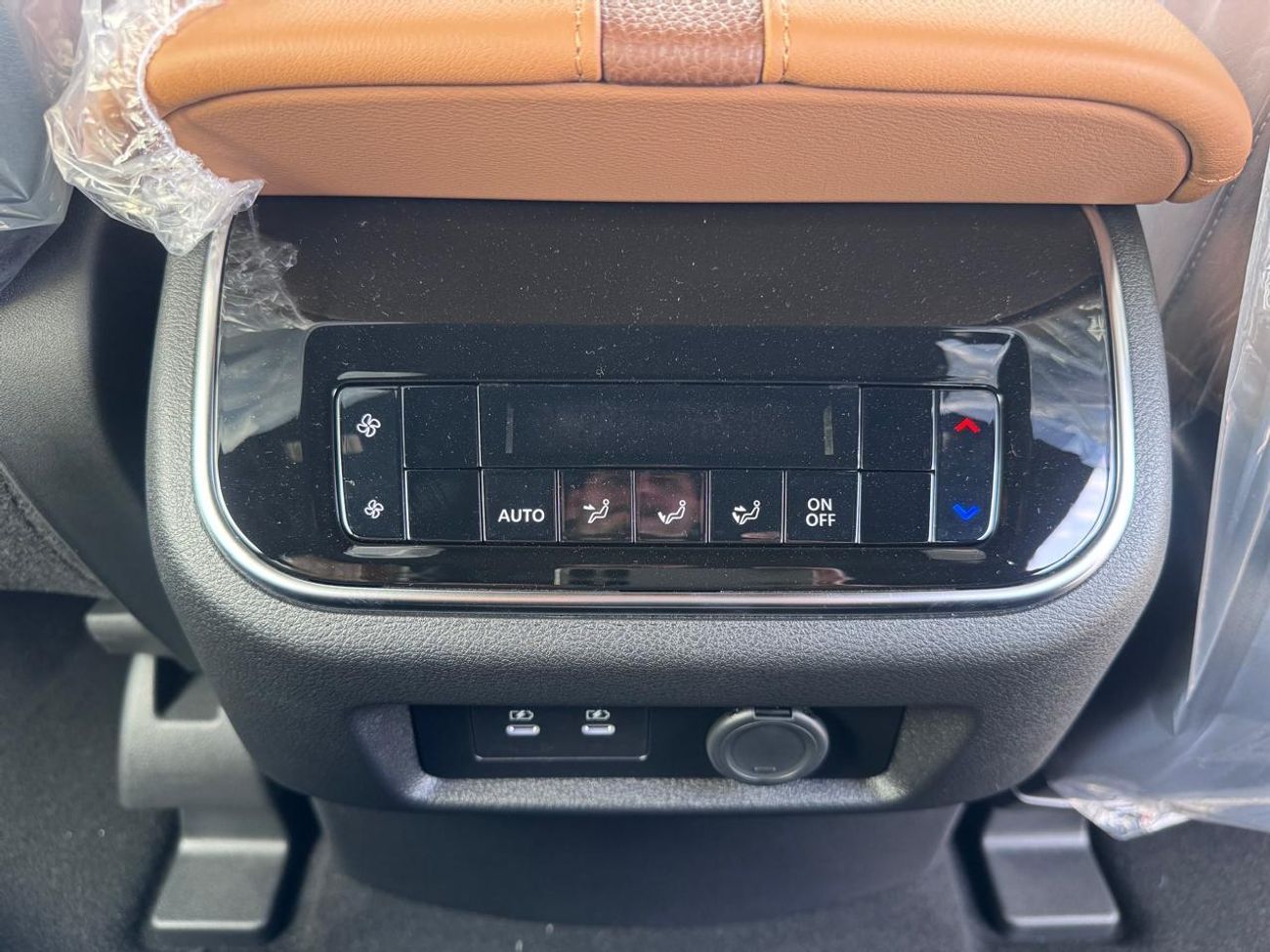 Nissan Patrol LE PLATINUM CITY 3.5L_ 2026_ (BLACK _TAN)