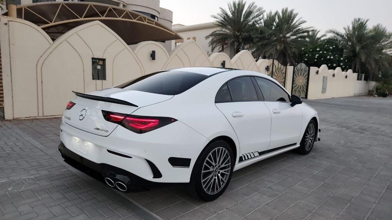 Mercedes Benz CLA250 Premium +