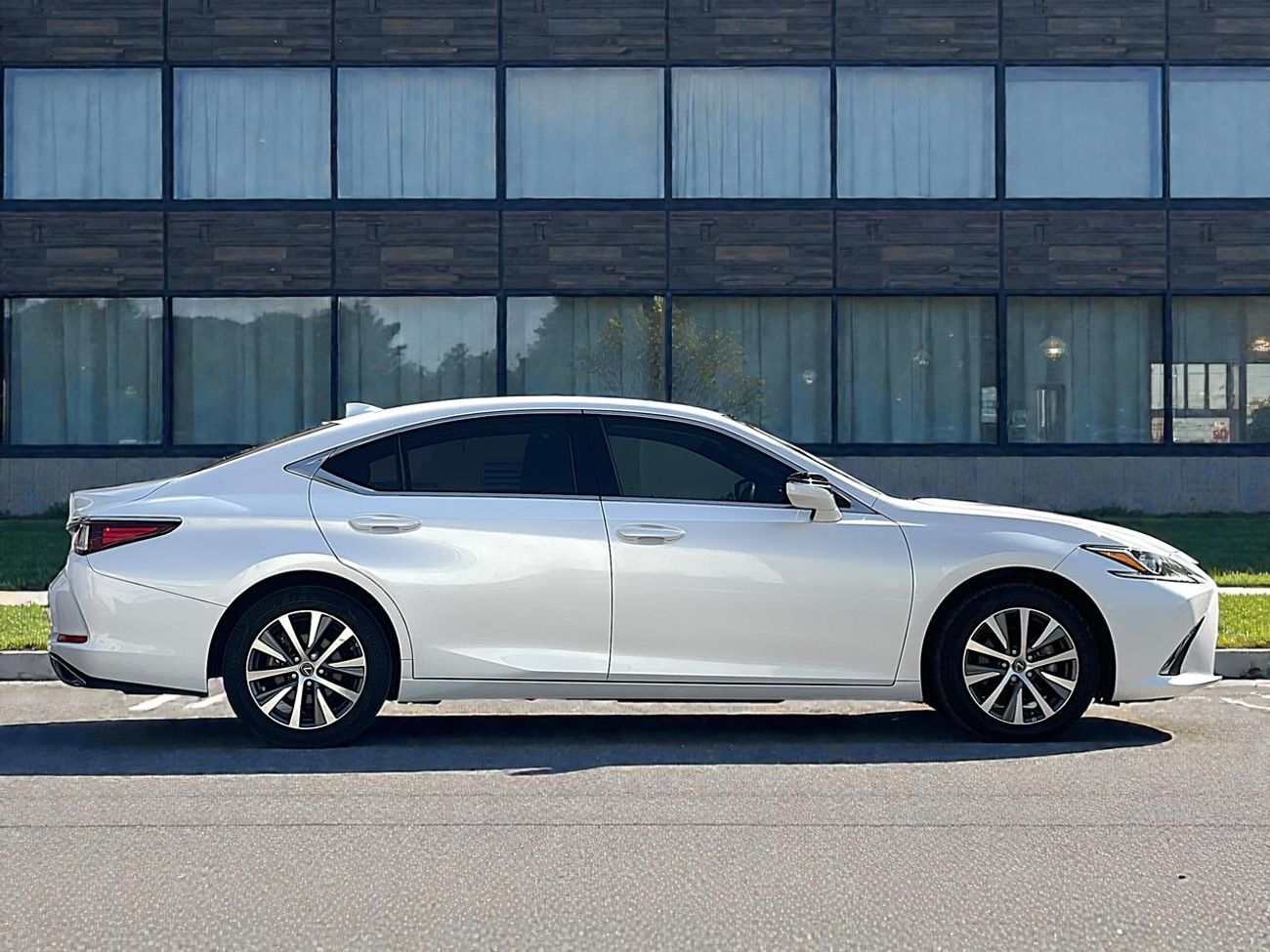 لكزس ES 350 AED 1,320 P.M | LEXUS | ES-350 | 3.5L V6 | 2020 | FREE ACCIDENT | ORIGINAL PAINT