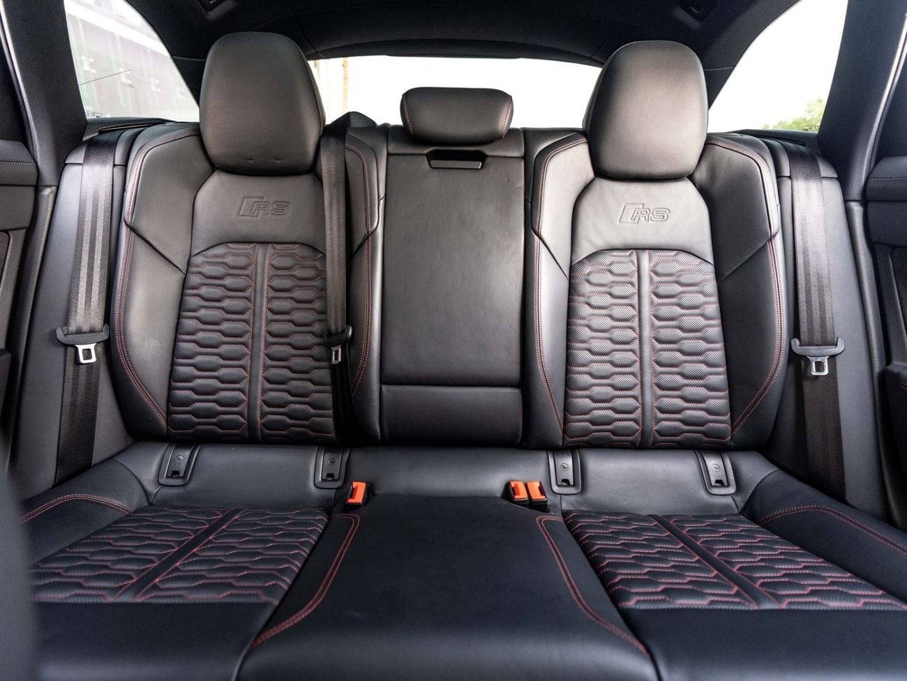 Audi RS6 STANDARD Audi RS6 2021 GCC specs