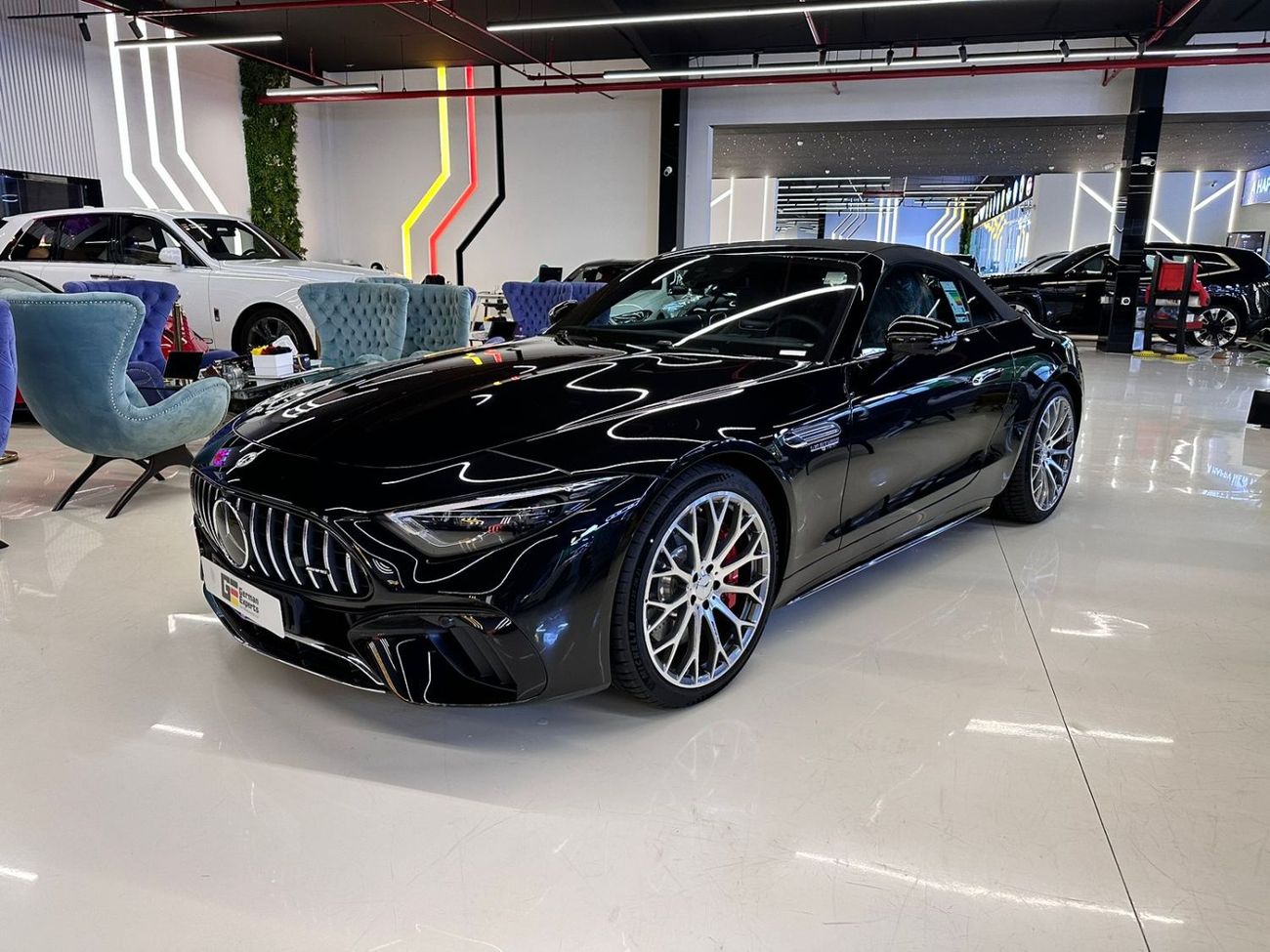 Mercedes-Benz SL 55 AMG Roadster 4Matic+ 2022 Mercedes‑AMG SL55 4MATIC+ - GCC - Dealer Service history available