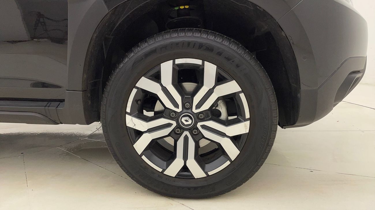 Renault Duster LE 1.6 | Zero Down Payment | Home Test Drive