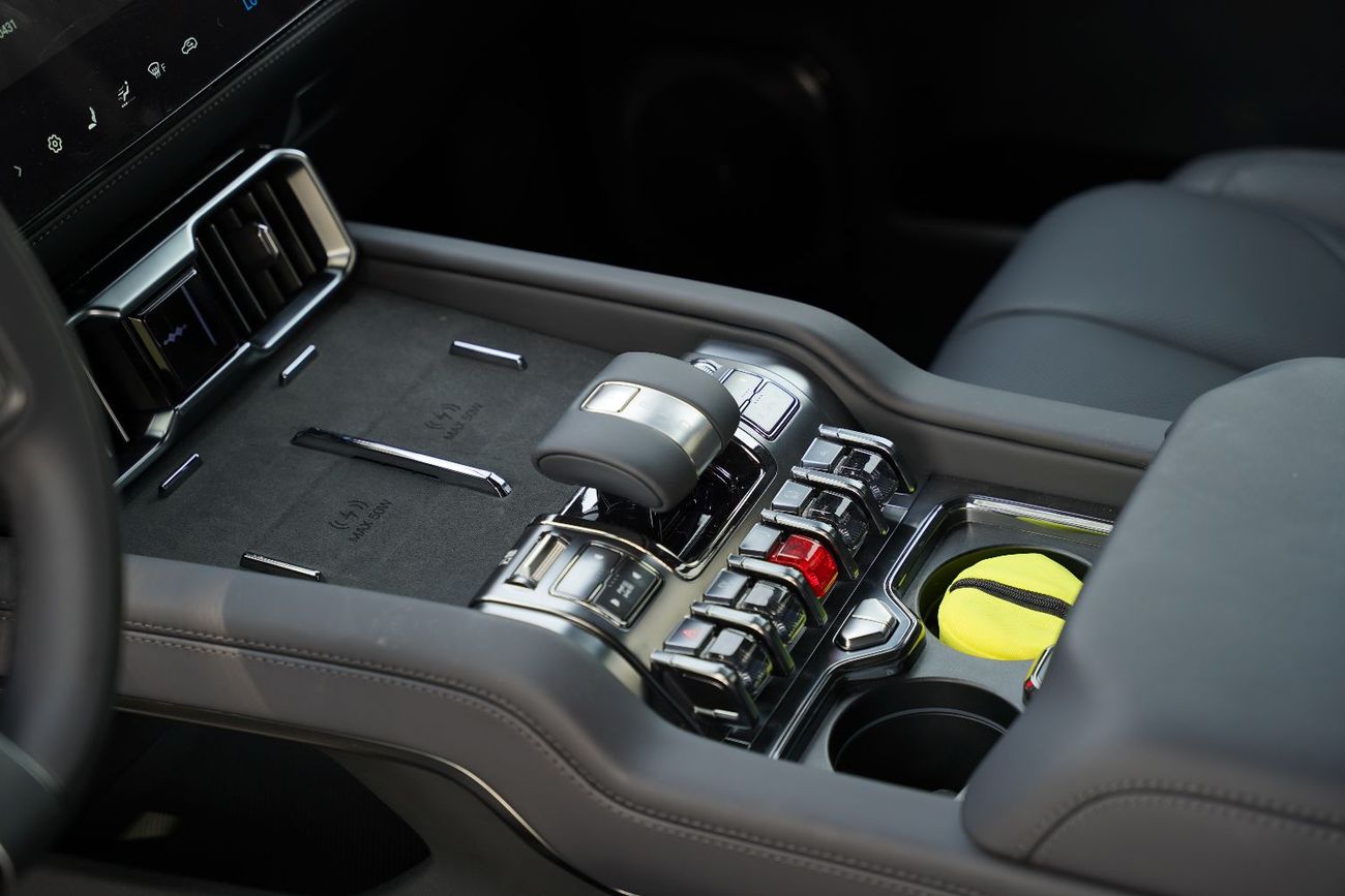 بي واي دي ليوبارد 8 Smart and Brave Flagship Edition (6 Seats)