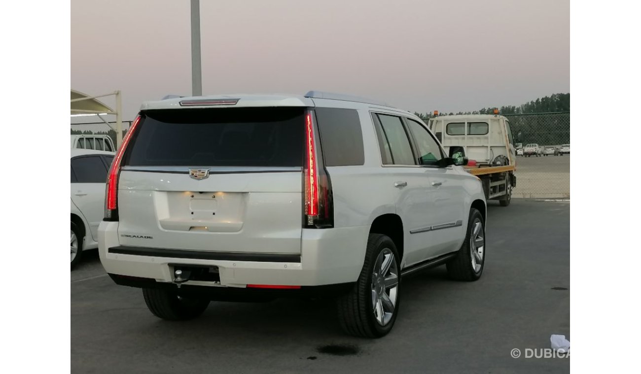 Cadillac Escalade Cadillac Escalade platinum 2016 GCC Specefecation Very Clean Inside And Out Side Without Accedent No