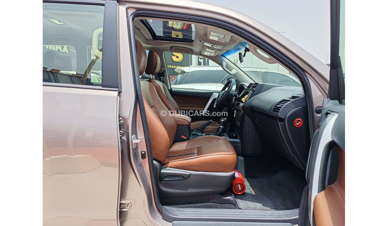 Toyota Prado VXR / V4 / 2.7L /  GCC / RTA PASS / NON ACCIDENT / ORIGINAL MILEAGE/  (LOT # 10676)