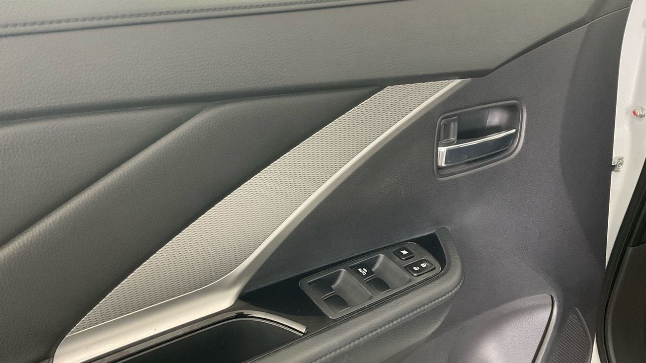 ميتسوبيشي إكسباندر كروس Premium | شامل الضمان | 0 ﺪﻔﻋﺓ ﺃﻮﻟﻯ