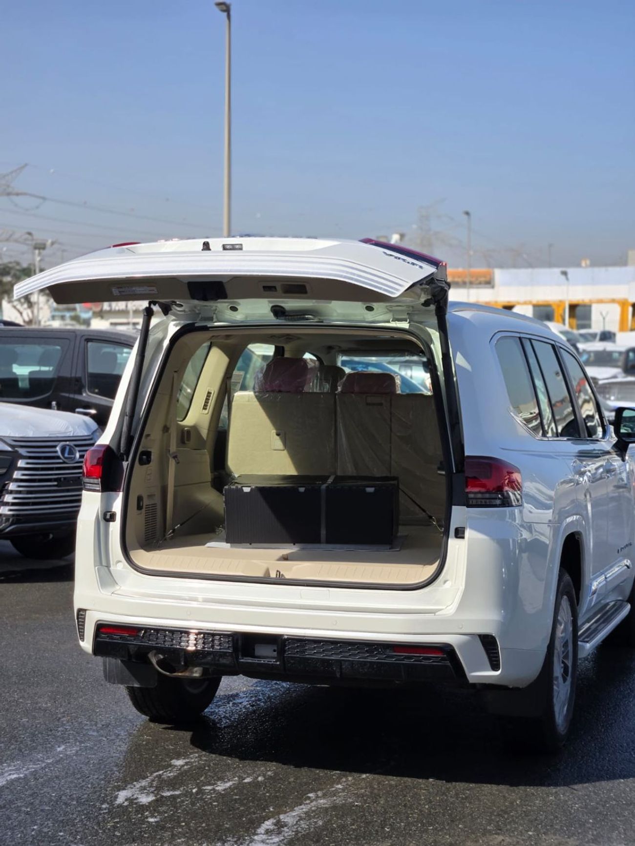 Toyota Land Cruiser LC300 4.0L VXR PETROL A/T 7 SEATER FULL OPTION