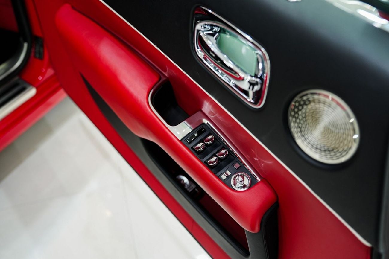 رولز رويس واريث 2017 Rolls-Royce Wraith Black Badge, Two-Tone Exterior, Bespoke Audio, Starlight, GCC Specs!!