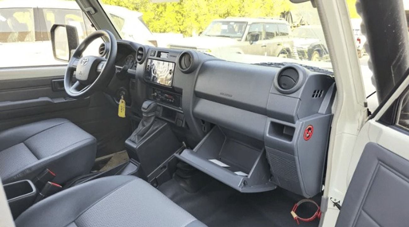 تويوتا لاند كروزر 70 ECT0103 - Toyota LC78 Hardtop 3 Doors - 2.8L Diesel Auto White