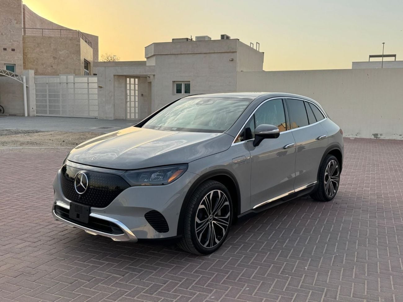 مرسيدس بنز EQE 350 SUV MERCEDES-BENZ EQE 350 SUV | 4 MATIC, FULL OPTION | FOR UAE +10% VAT & CUSTOMS