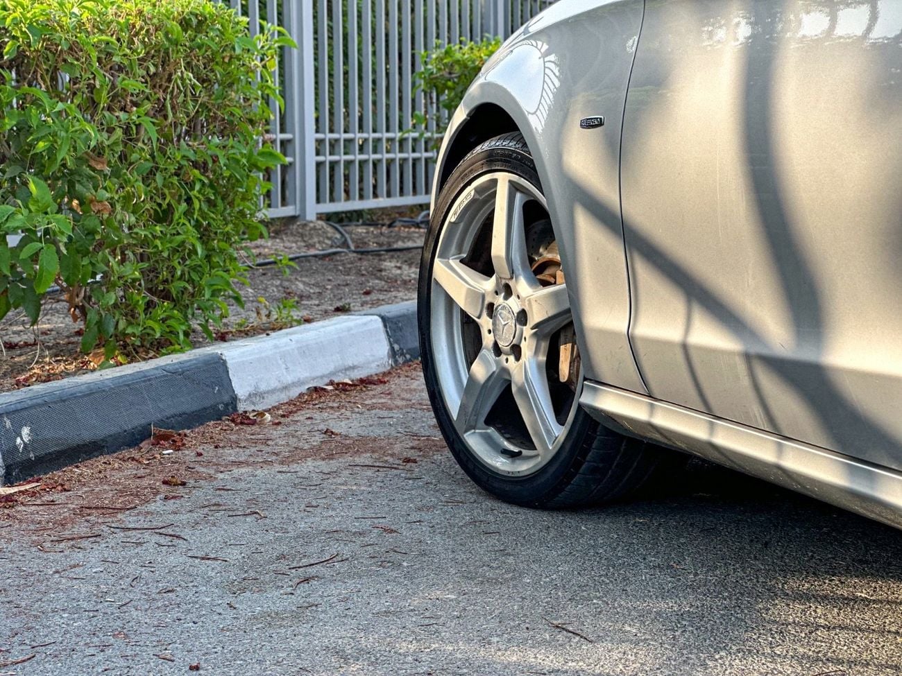 مرسيدس بنز CLS 55 AMG Mercedes-Benz CLS 550 AMG | Law Mileage ( 154,000 Km ) | Japanese Specs