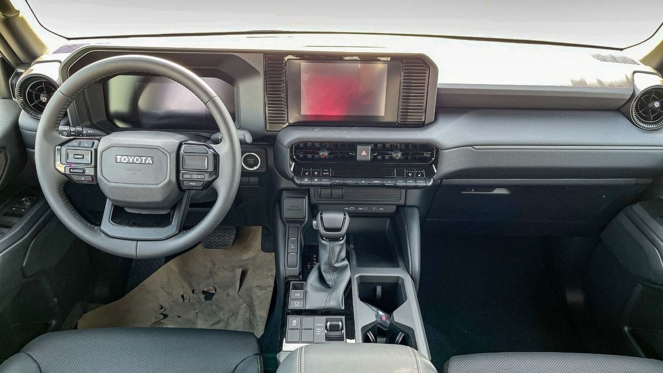 تويوتا برادو 2.7L 4-cylinder inline petrol, 4 door, 7 seats