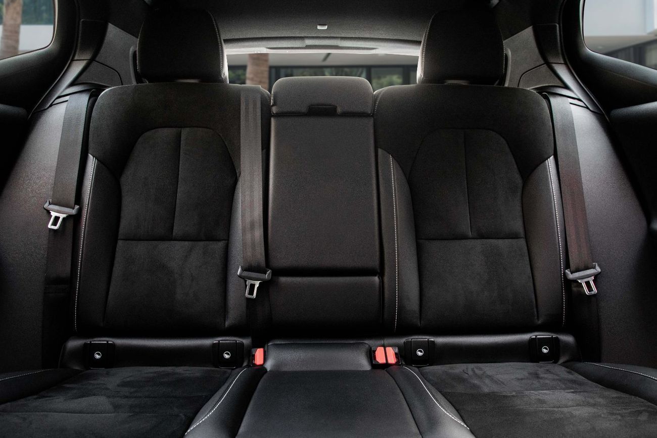 فولفو XC 40 T4 R-Design | 2,135 P.M  | 0% Downpayment | Volvo Warranty!