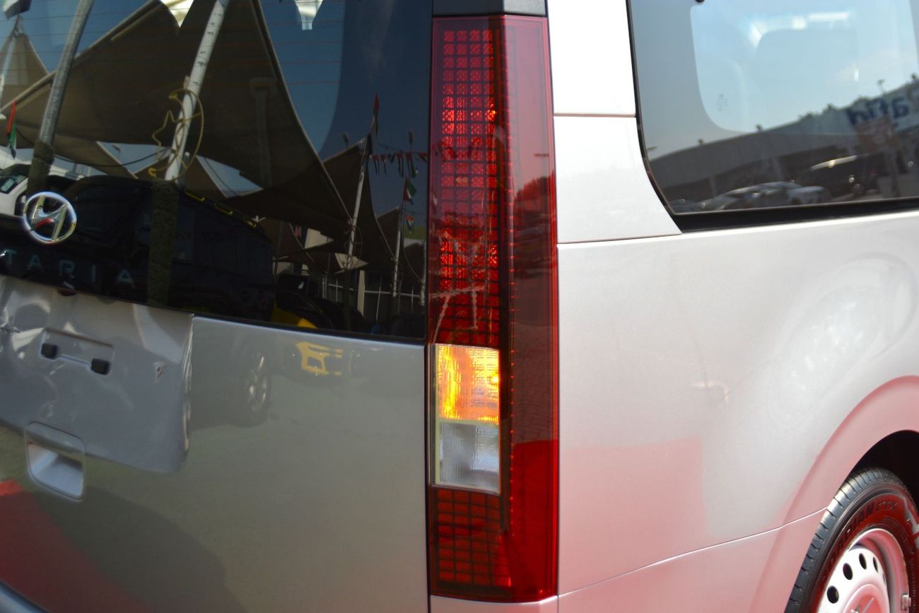 Hyundai Staria DIESEL 11 SEATS