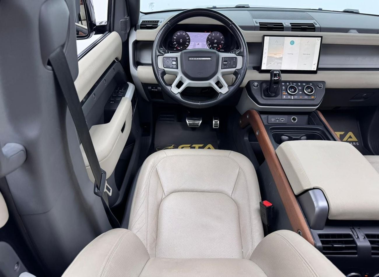 Land Rover Defender 110 2023 Land Rover Defender SE P300 110, Full Service History, Warranty, Excellent Condition, GCC