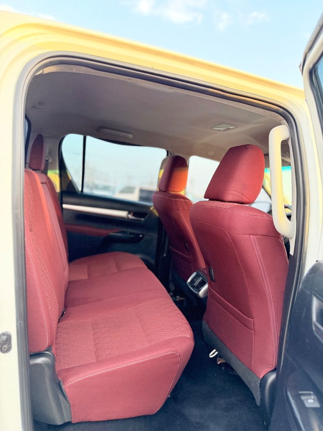 Toyota Hilux S GLX 2.4L 4WD A/T Toyota Hilux pickup Years 2021 Diesel Automatic SR5 2.4 L Automatic 4WD