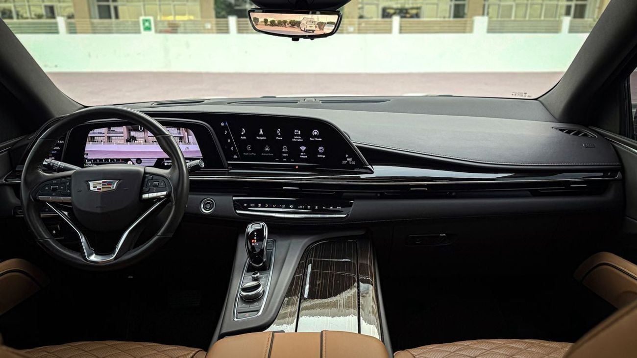 Cadillac Escalade Premium Luxury 6.2L 4WD Premium Luxury - 600 GCC