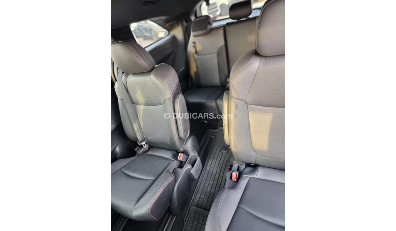 Toyota Sienna TOYOTA SIENNA HYBRID FULL OPTION