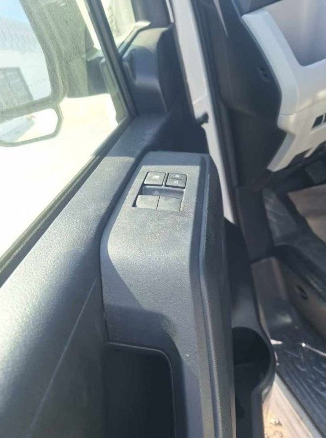 تويوتا هاياس 3.5 L , 13 seats , manual