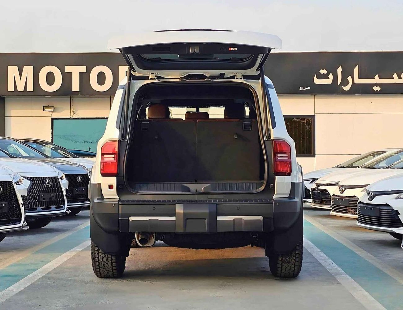 Toyota Prado ADVENTURE TURBO / REAR PWR DOOR, DRIVER PWR SEAT, SUNROOF/2.8L DIESEL 4WD/ CODE# P28ADV3