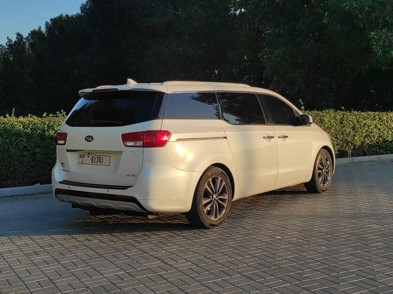 Kia Sedona Kia Sedona 2015 7 seater full options no1
