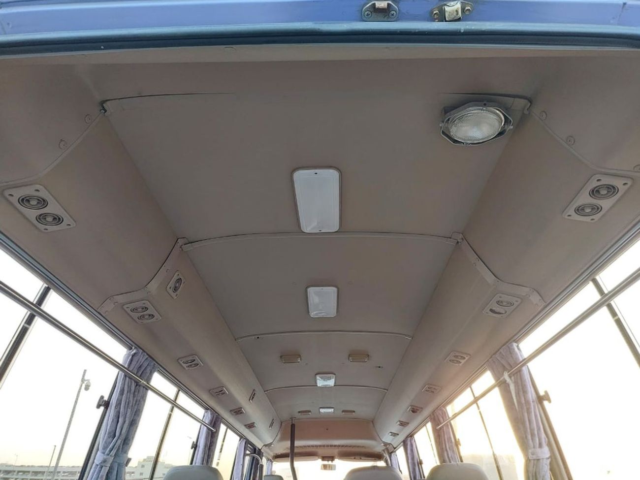 Toyota Coaster TOYOTA COASTER BUS RHD 1997 MODEL 4.1 L DIESEL AUTOMATIC(PM02631)