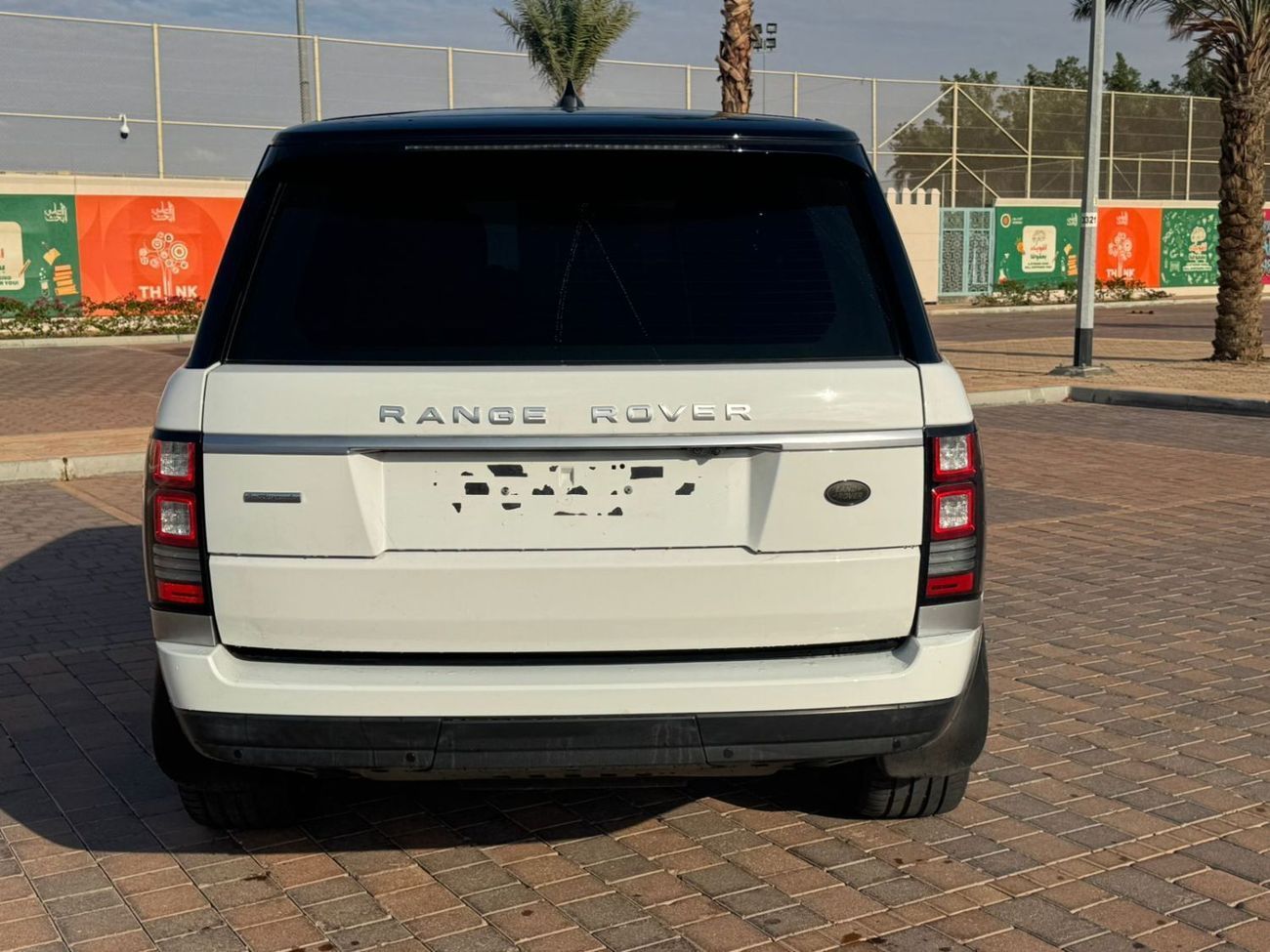 Land Rover Range Rover Autobiography 5.0L (375 HP) “2017 Range Rover Autobiography 5.0L V8 – Executive 1×1 Rear Seats, Pano