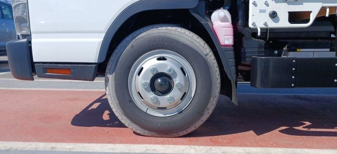 ميتسوبيشي فوسو كانتير Mitsubishi Canter Cargo Body 4.2L Diesel MT 2024YM