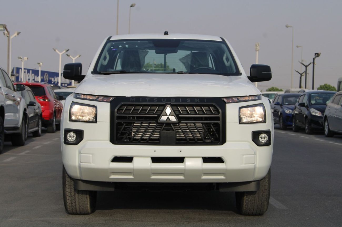 Mitsubishi L200 MITISUBISHI L200 2.4L DIESEL DOUBLE CAB 4WD GLS MANUAL