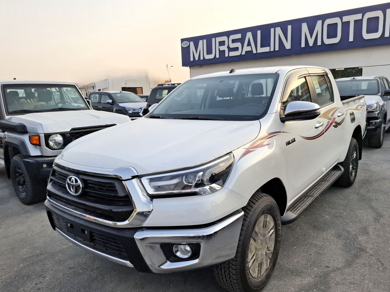 Toyota Hilux Hilux SR5 2.7L 2025 White MT PUSH STRT. Full Petrol (Export Only)