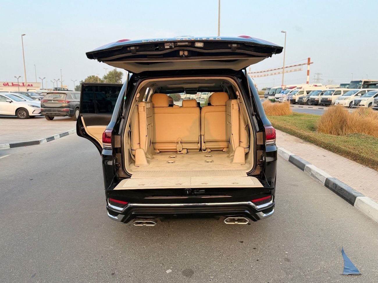 Toyota Land Cruiser Toyota landcuriser GXR V6 Years 2020 upgrade inside and outside 2025 full option 4.0 L petrol