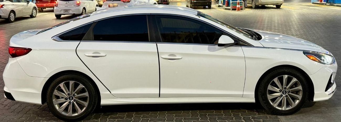هيونداي سوناتا 2018 Hyundai Sonata 2.4L V4 - Well Maintained Vehicle