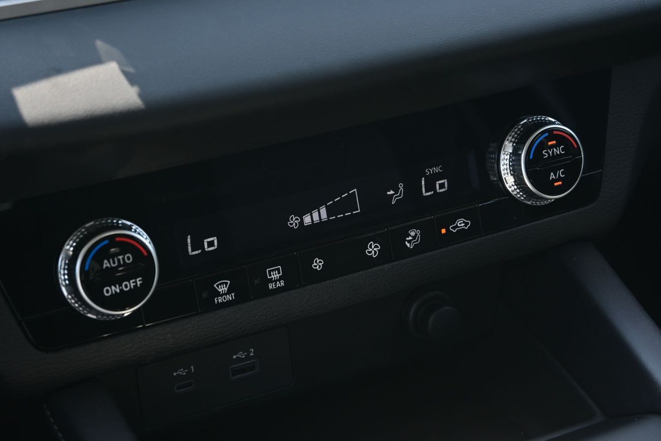 Mitsubishi Outlander Mitsubishi Outlander Hi-Line 2.5L Petrol 4WD, Model 2025, Color Silver