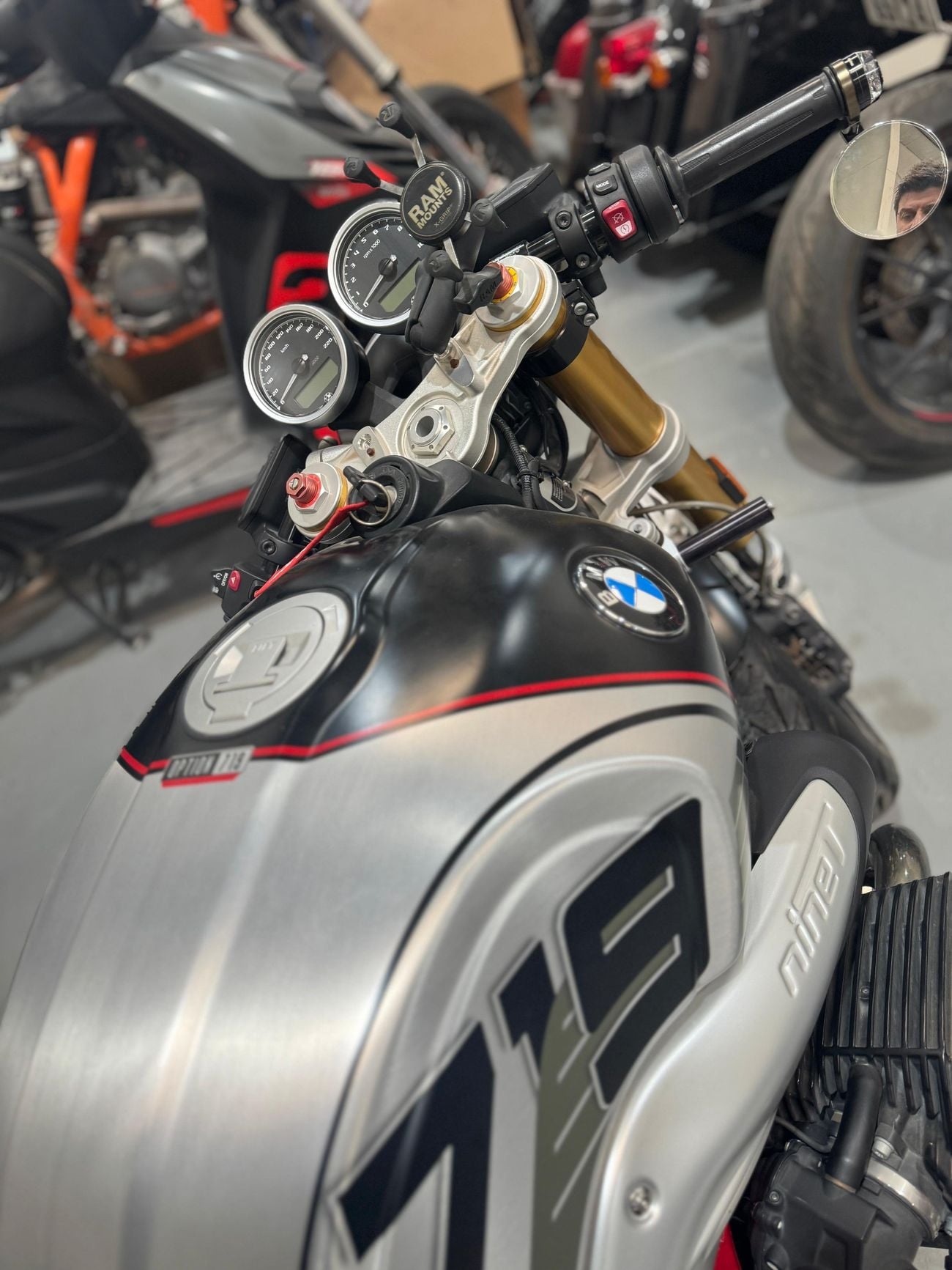 بي أم دبليو R1200 BMW R9T Option 719
