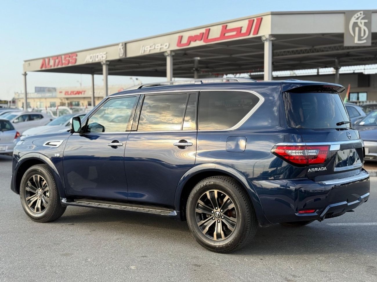 نيسان أرمادا Nissan Armada 4WD Platinum Full Option