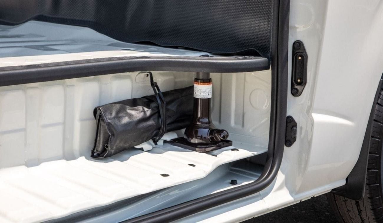 Toyota Hiace High Roof Van-Cargo.2.7L. 3years Warranty. GCC. Local Registration + 10%