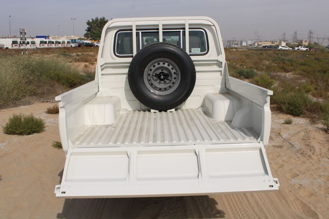 تويوتا لاند كروزر بيك آب TOYOTA LC79 2.8L DIESEL DOUBLE CAB STD DL-E AUTO