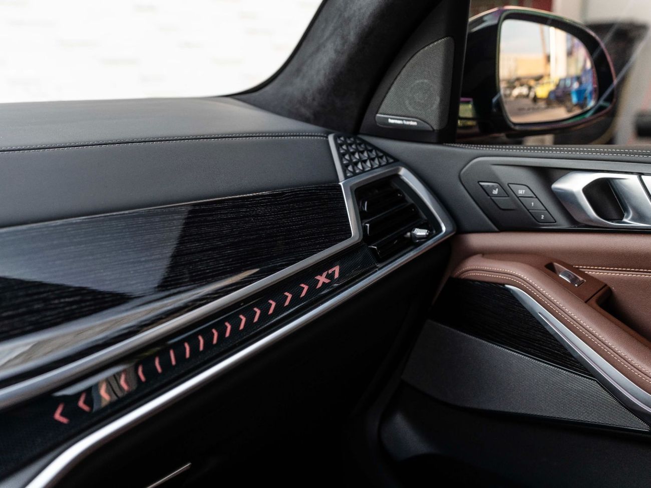 BMW X7 xDrive40i Luxury M Sport Package 3.0L