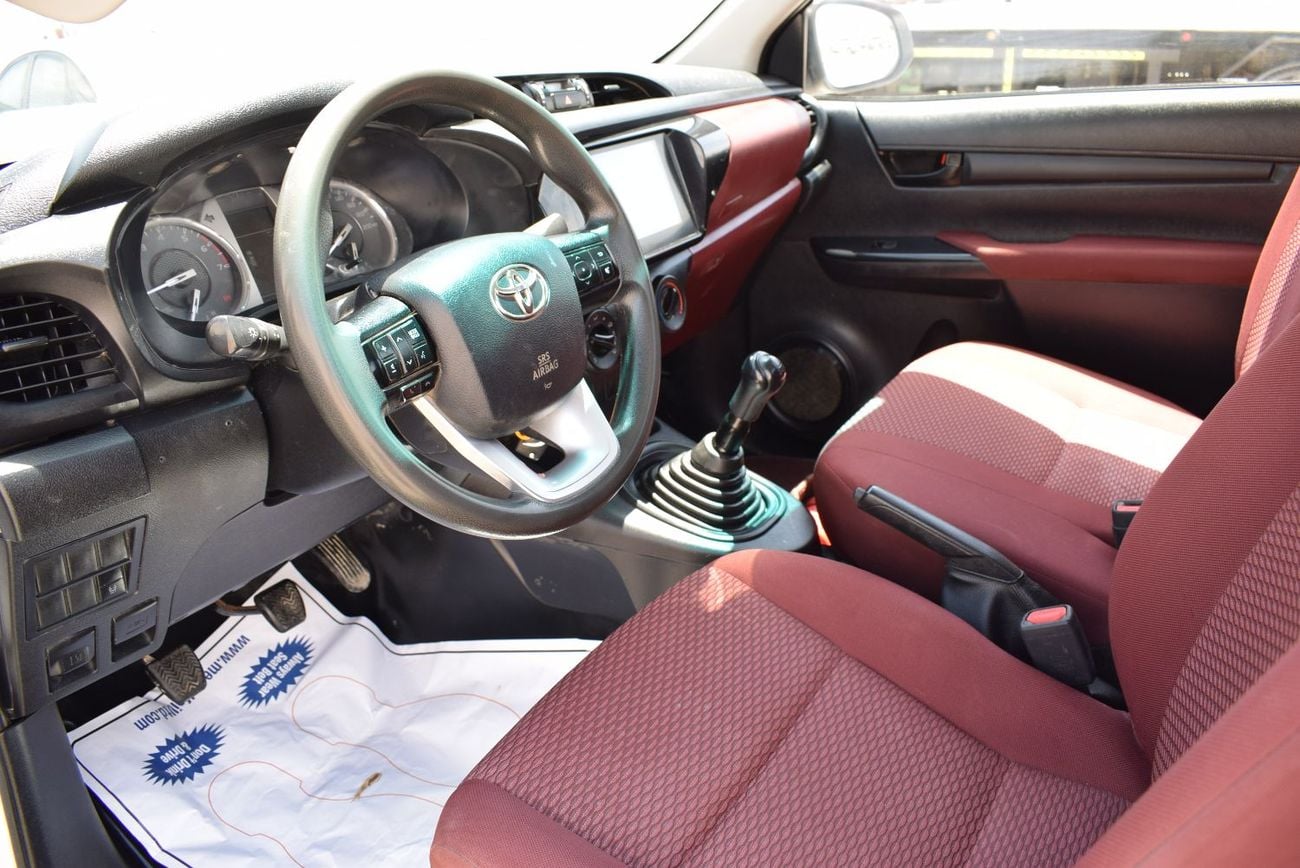 تويوتا هيلوكس GLX 2.7L Single Cab Utility 4WD M/T