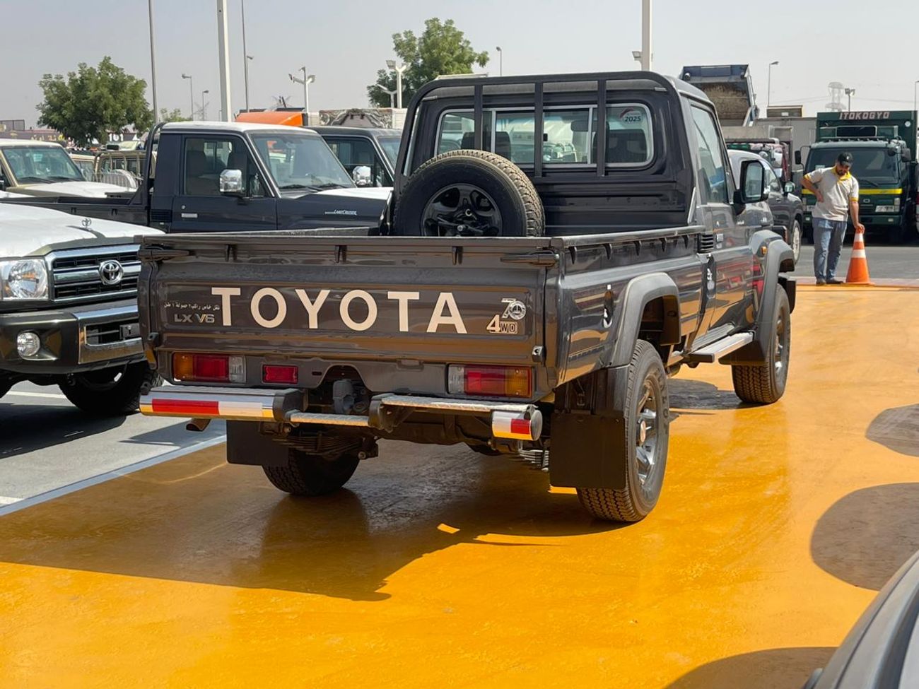 Toyota Land Cruiser Pick Up Toyota LAND CRUISER SC AT PETROL 4.0L DIFF 2025