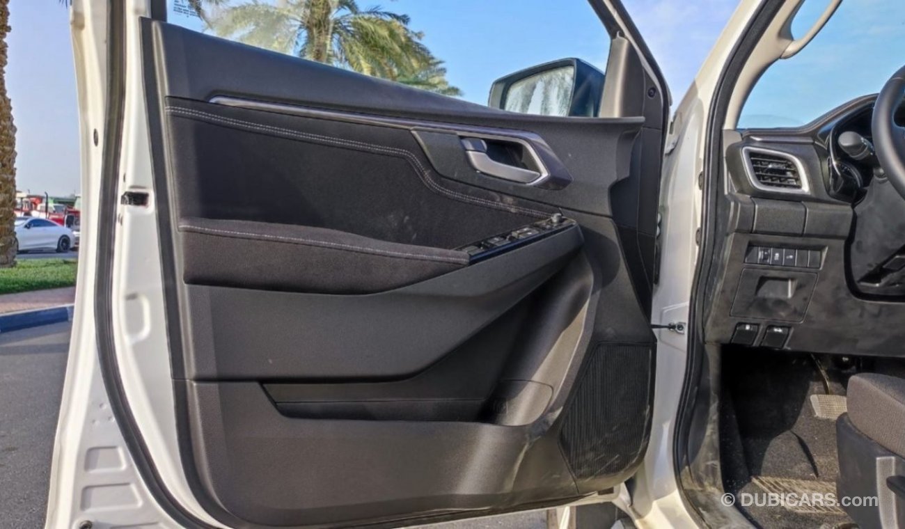 Isuzu DMax RG Crew 3.0L Diesel, pick up, 2023, 4x4, 4 doors, white color.