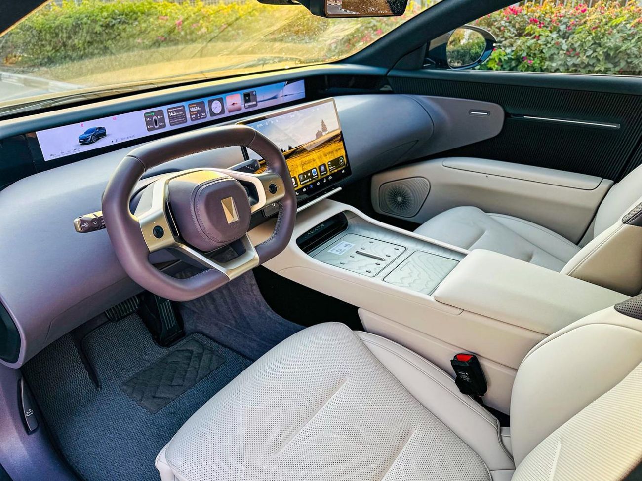 Avatr 12 2024 AVATR 12 Performance AWD | 94.5 kWh | 578 Hp | Range (700 Km) | Law Mileage (18,000 Km) | Warra